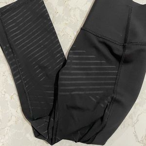 GapFit Workout Capris